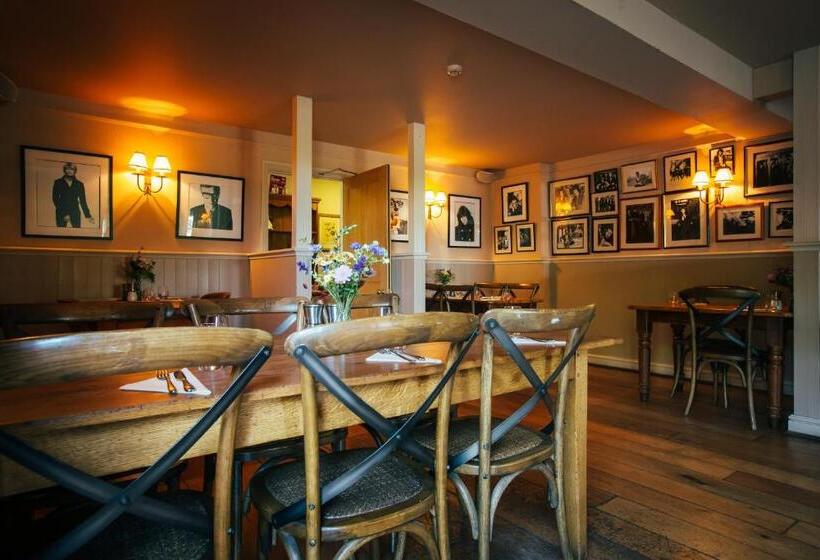 膳宿费 The East End Arms