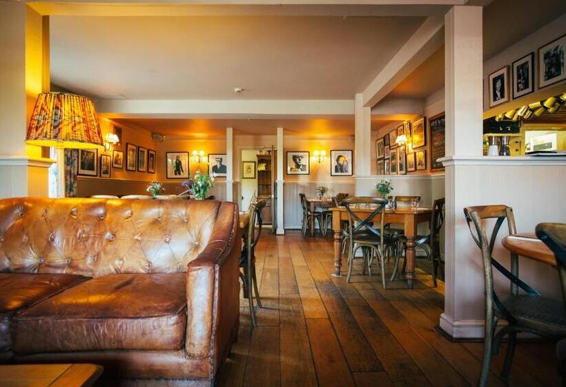 膳宿费 The East End Arms