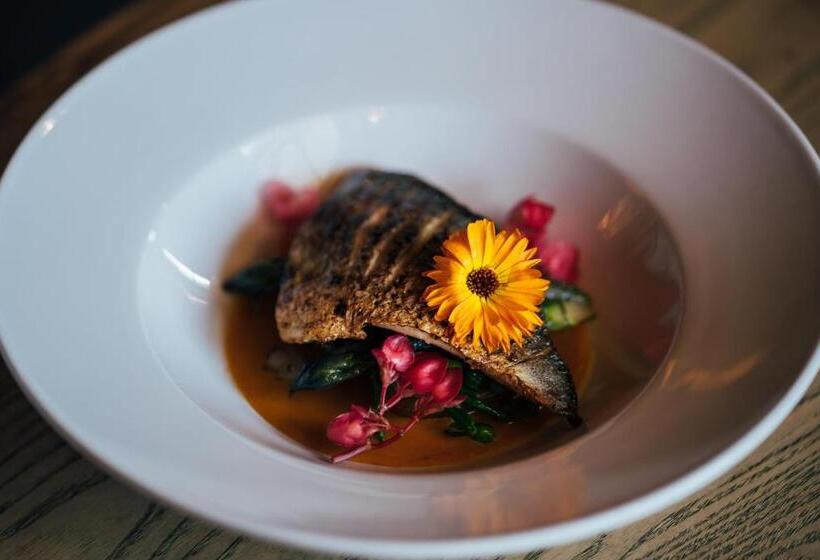 膳宿费 The East End Arms