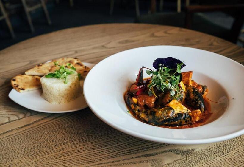 膳宿费 The East End Arms