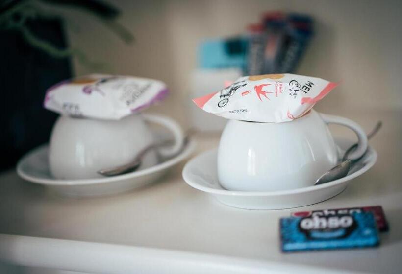 膳宿费 The East End Arms