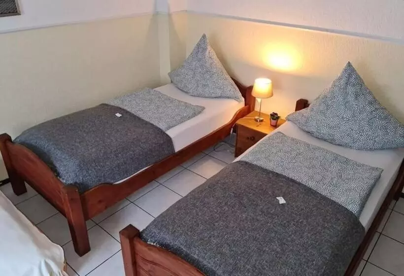 Retkeilymaja Gästehaus Kampik