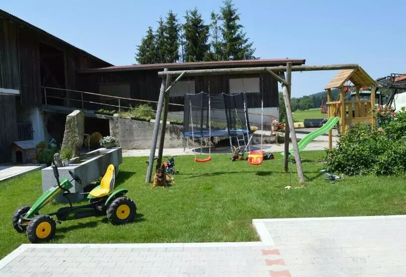 ホテル Schusterbauer   Chiemgau Karte