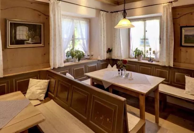 Retkeilymaja Gasthaus Weingast