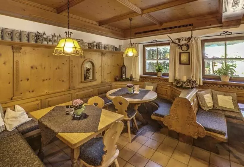 Retkeilymaja Gasthaus Weingast