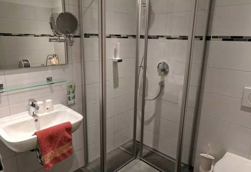 Retkeilymaja Gasthaus Weingast