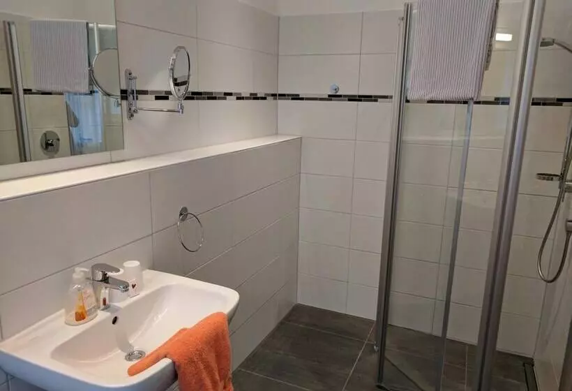 Retkeilymaja Gasthaus Weingast