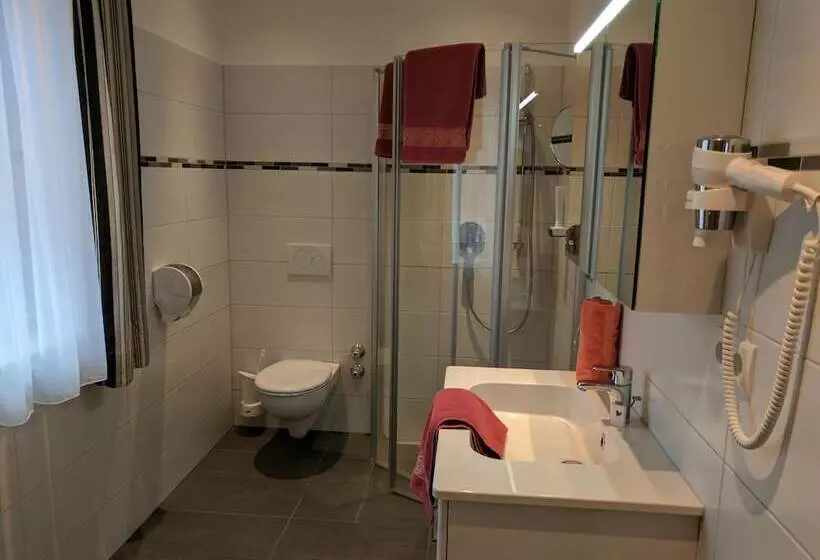 Retkeilymaja Gasthaus Weingast