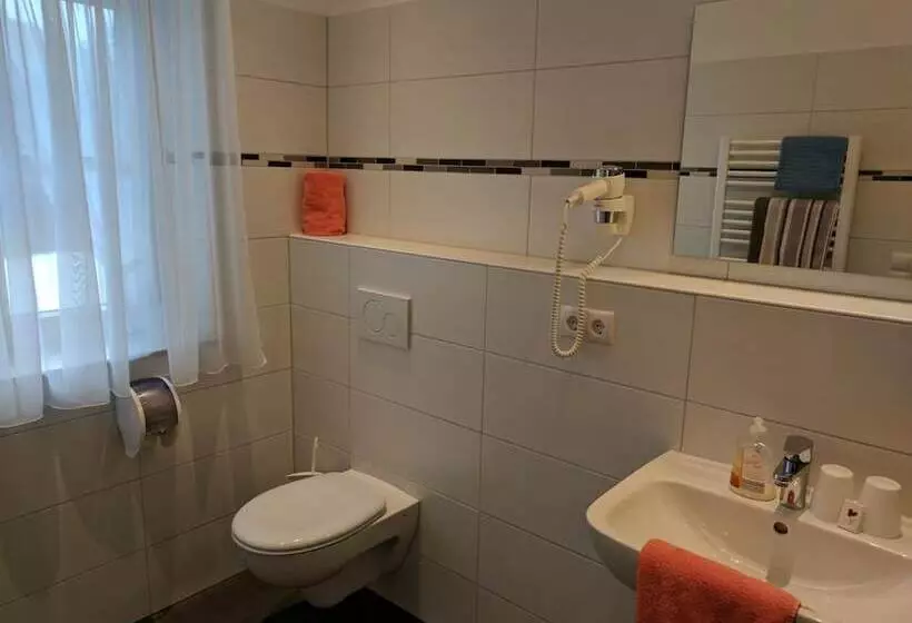 Retkeilymaja Gasthaus Weingast