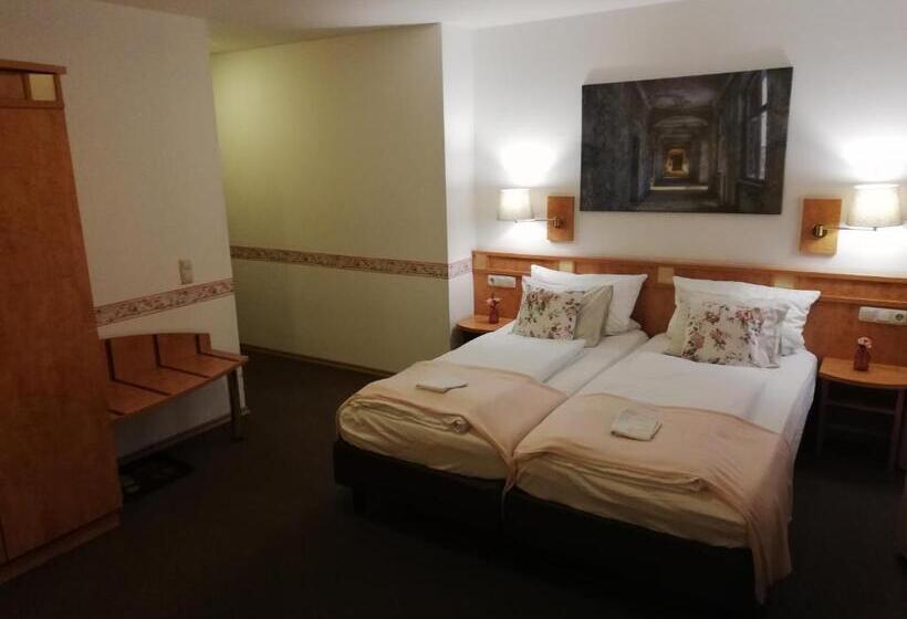 Отель Moosburger Hof