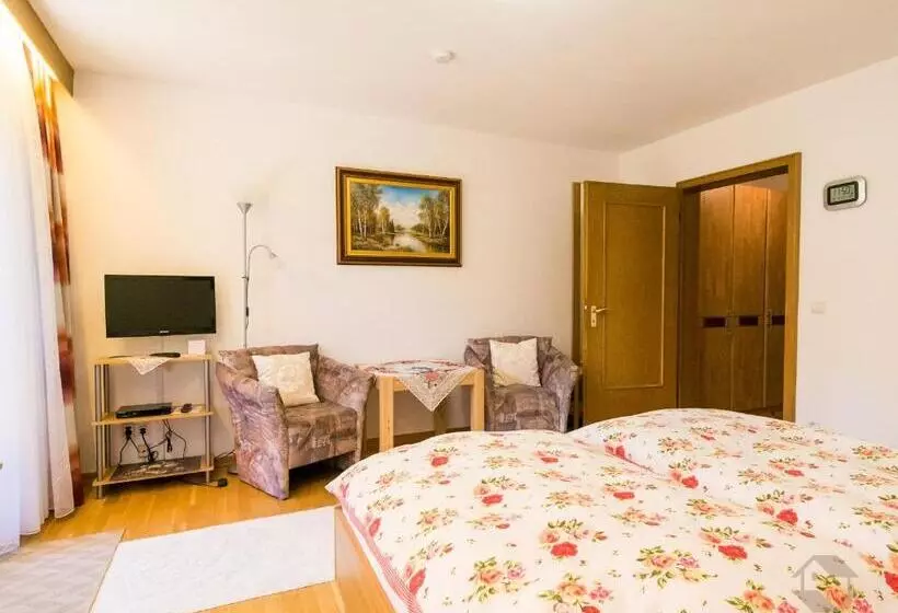 Majatalo Landhaus Gruden Sommerberg