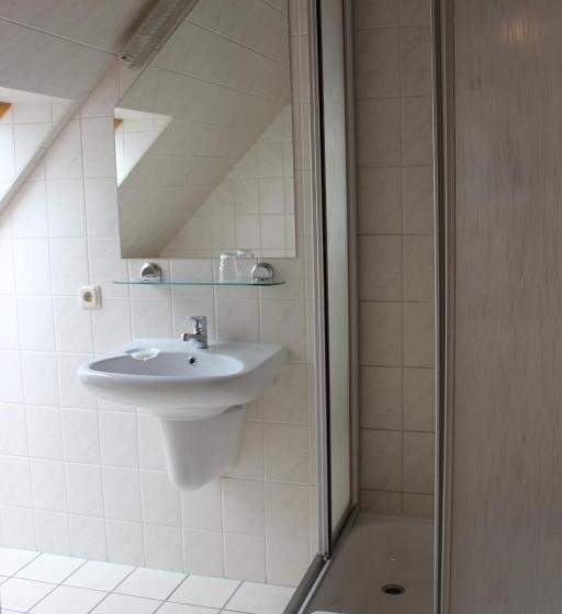 הוסטל Pension Ujut