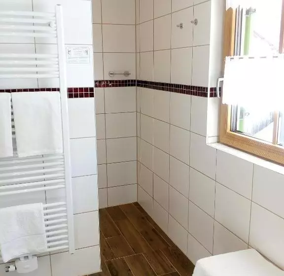 Majatalo Gästehaus Attenhauser