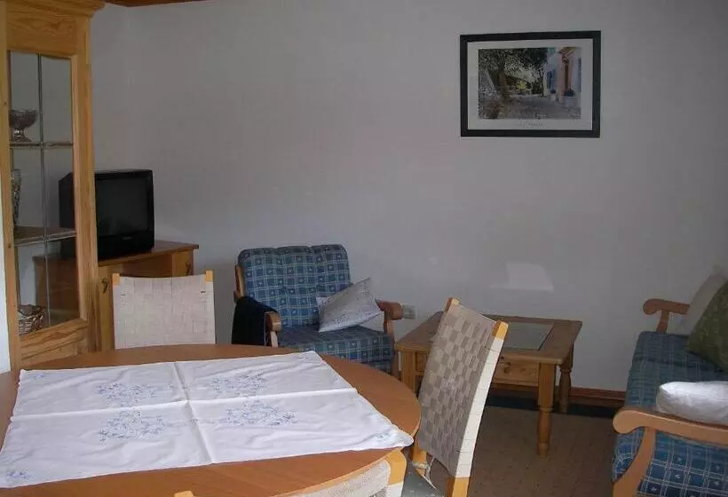 Majatalo Gästehaus Attenhauser