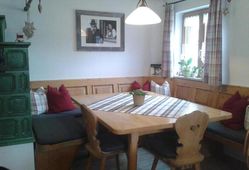 פנסיון Gästehaus Attenhauser