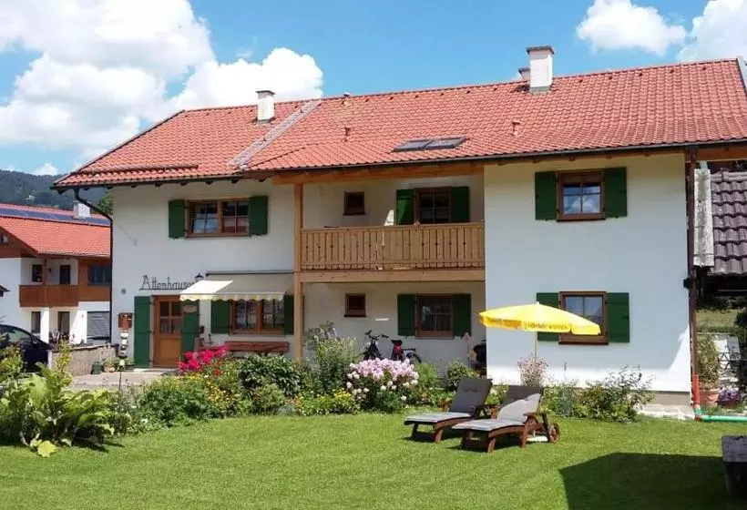 Majatalo Gästehaus Attenhauser