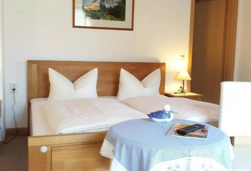 Majatalo Gästehaus Attenhauser