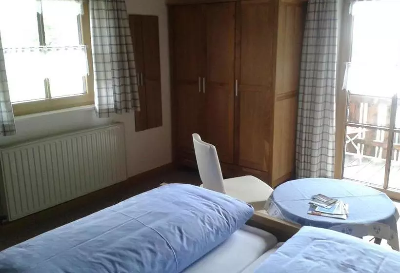 Majatalo Gästehaus Attenhauser