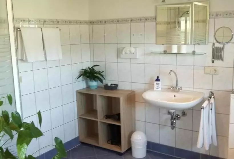 Majatalo Gästehaus Attenhauser