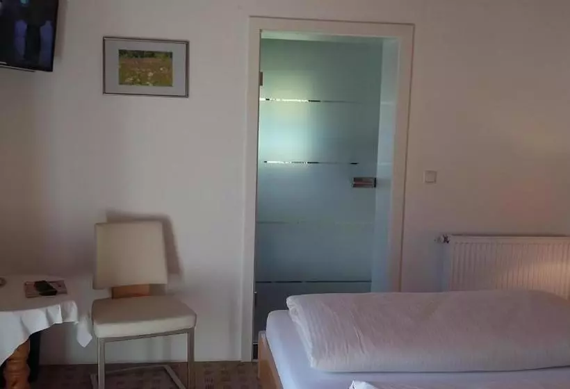 Majatalo Gästehaus Attenhauser