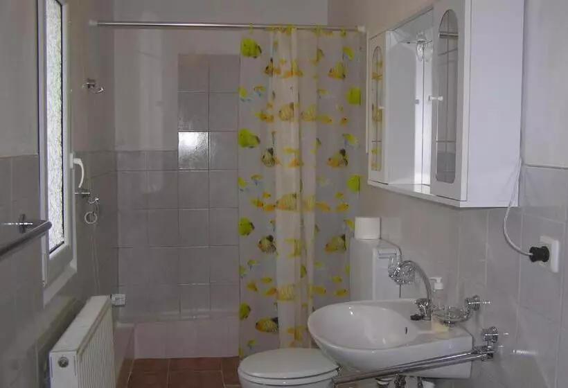 ペンション Guest House Mückenheim