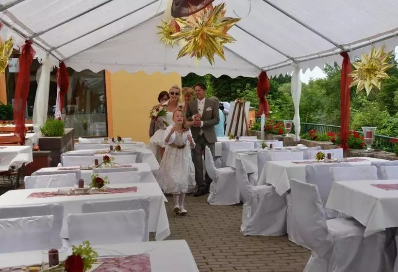 هاستل Gasthof Alter Felsenkeller