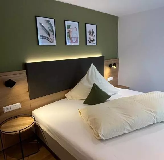 Majatalo Landgasthaus Zur Linde, Neusatz