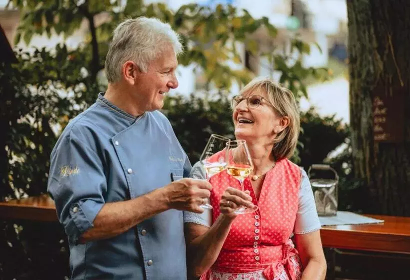 Majatalo Landgasthaus Zur Linde, Neusatz