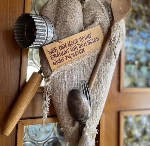 Majatalo Landgasthaus Zur Linde, Neusatz