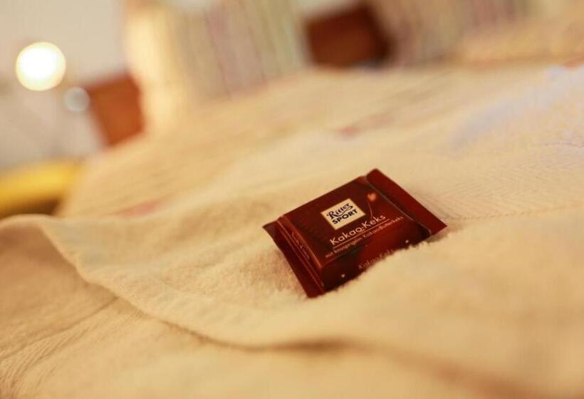 פנסיון Studio 14/2