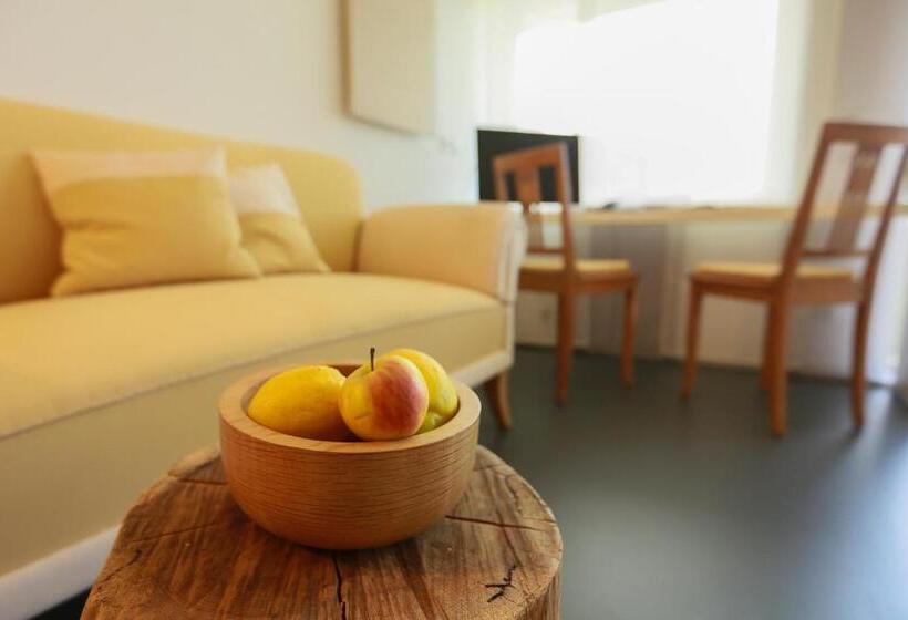 פנסיון Studio 14/2