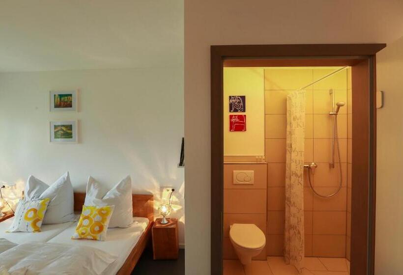 פנסיון Studio 14/2