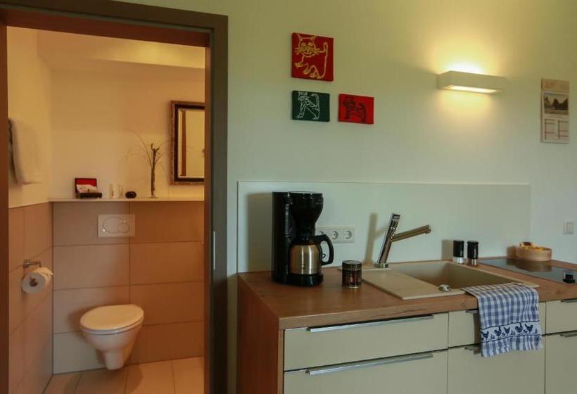 פנסיון Studio 14/2