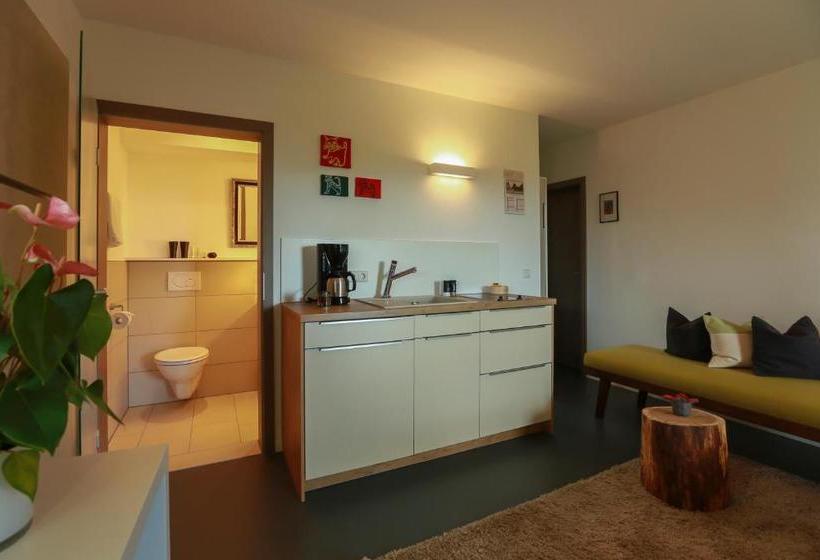 פנסיון Studio 14/2