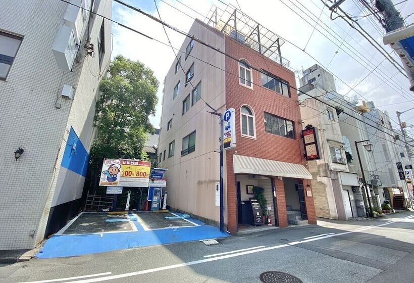 Пансион Guesthouse017徳島個室 飲食街中心 阿波踊り会館7分 文理&徳島大学 アスティとくしま車8分