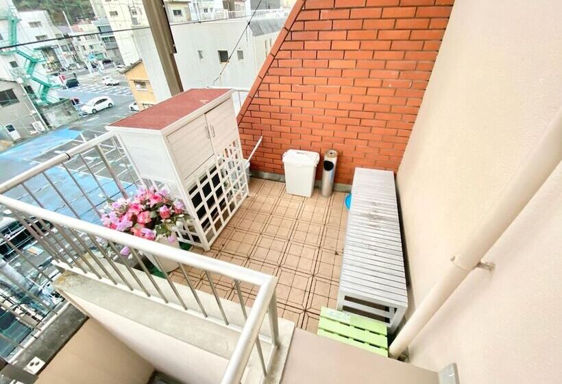 Пансион Guesthouse017徳島個室 飲食街中心 阿波踊り会館7分 文理&徳島大学 アスティとくしま車8分