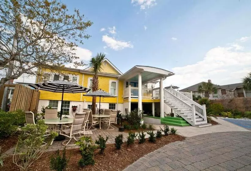 هاستل Georgianne Inn & Suites Check In 212 Butler Ave