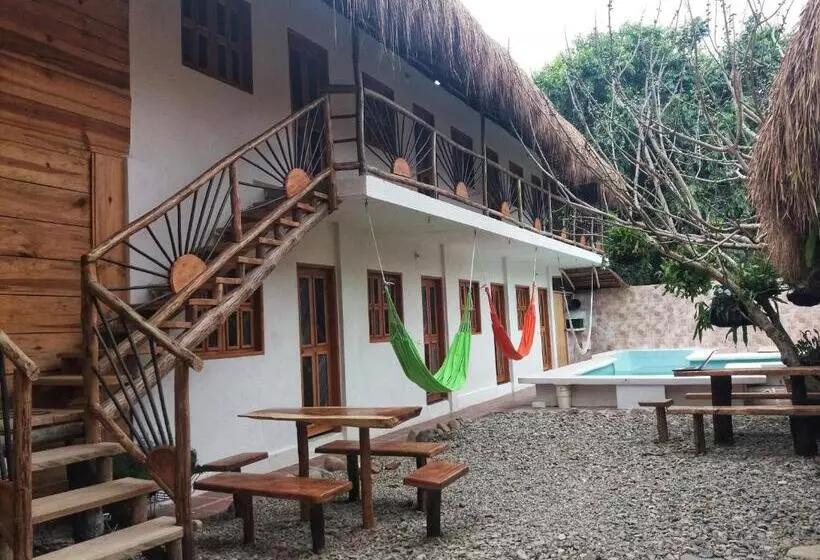 ペンション Hostal Nibuni Palomino