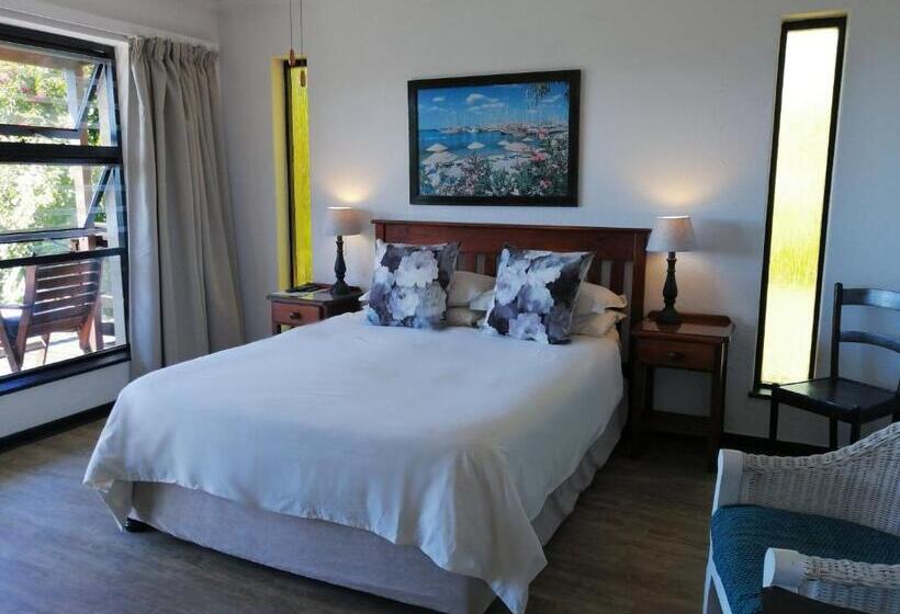 펜션 Swallows Nest Plett