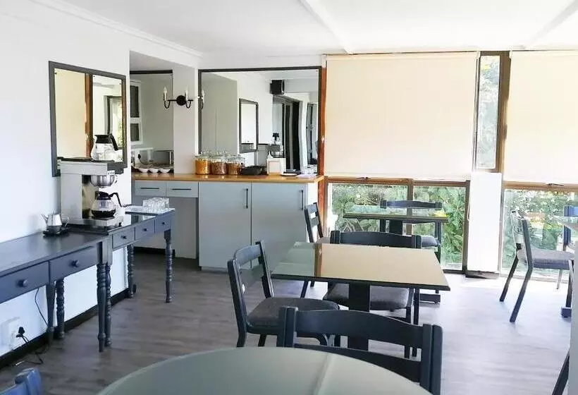 ペンション Swallows Nest Plett