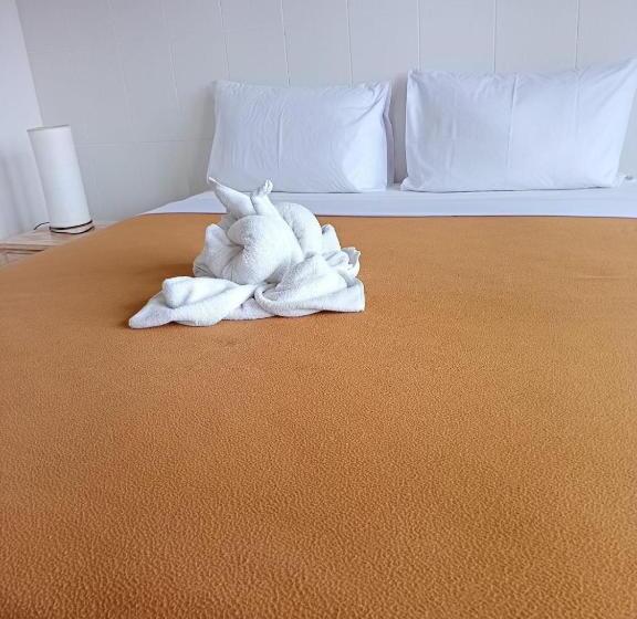 פנסיון Sanata Yoga Guesthouse