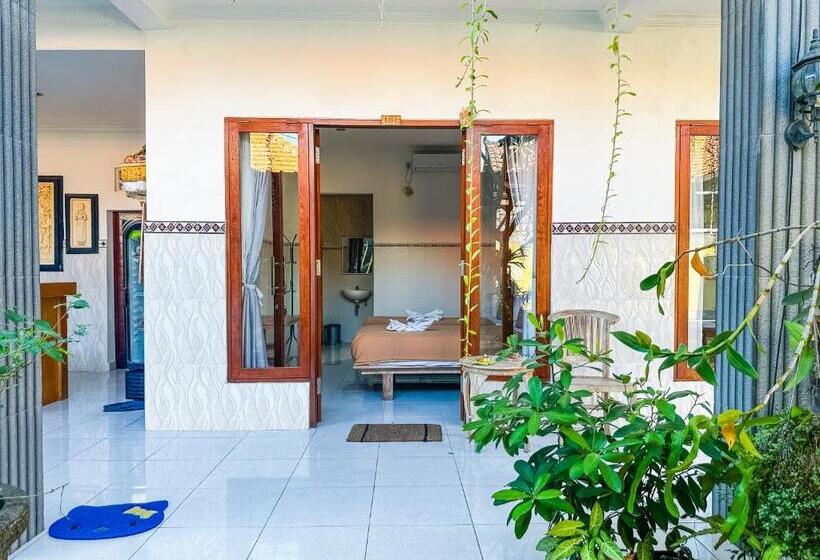 פנסיון Sanata Yoga Guesthouse