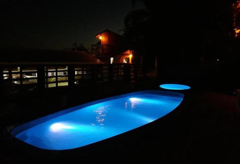 펜션 Pousada Farol Do Arvoredo