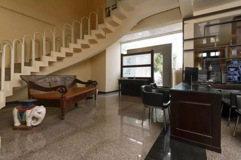 ペンション Reddoorz Plus Near Halim Perdanakusuma 2