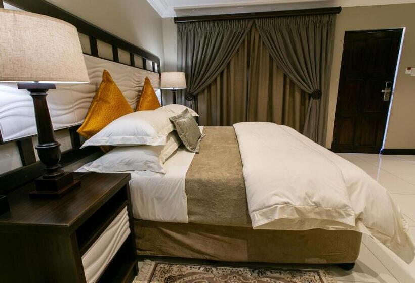 Пансион Royl Court Guesthouse