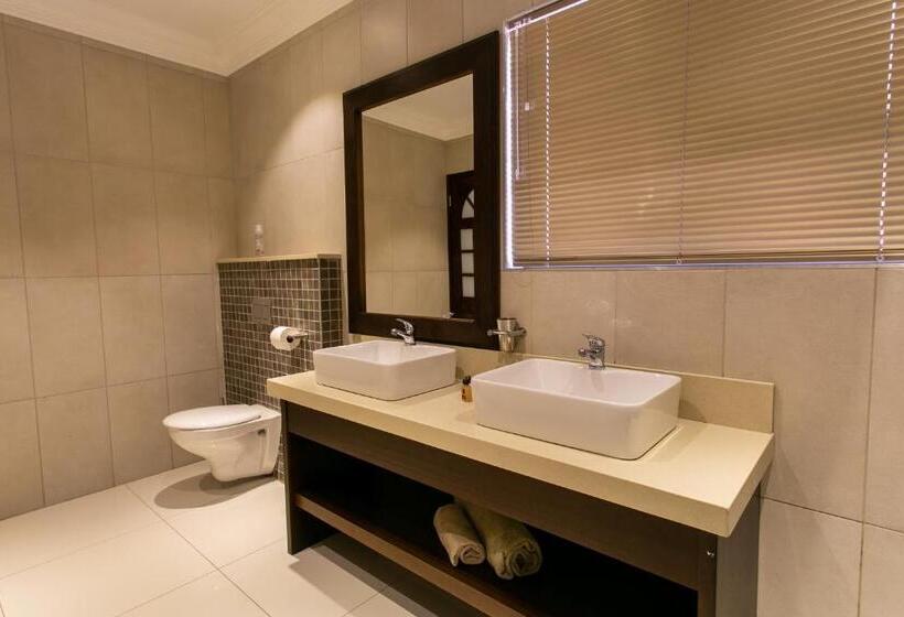 Пансион Royl Court Guesthouse