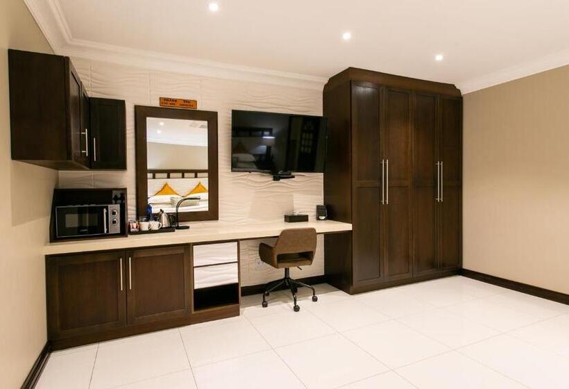 Пансион Royl Court Guesthouse