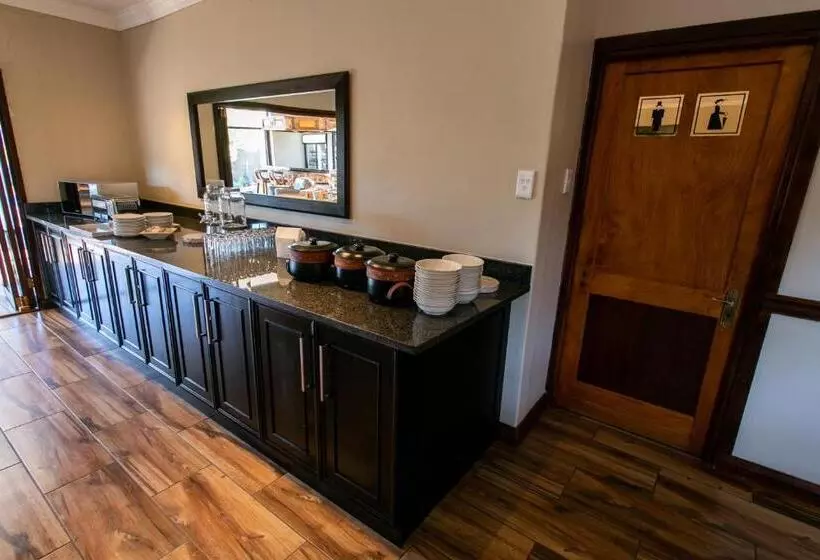 پانسیون Royl Court Guesthouse