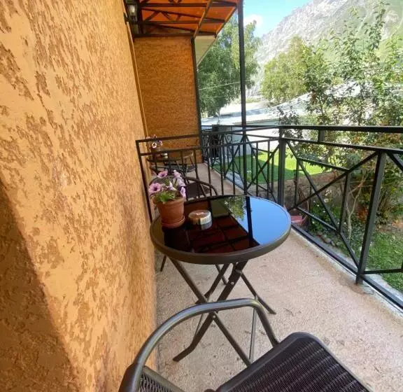 هاستل Elegant