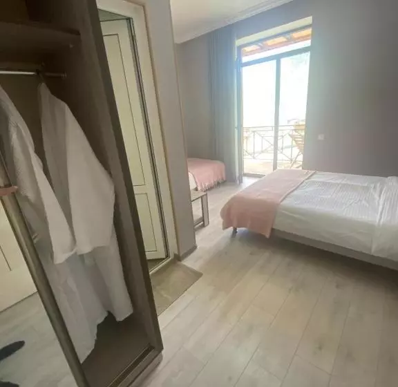 هاستل Elegant